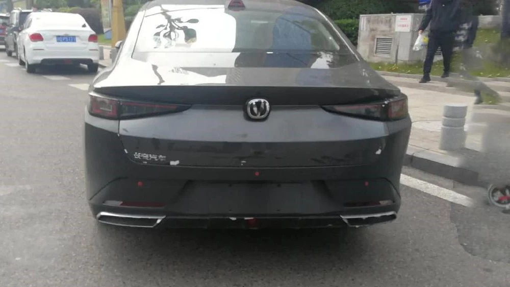 седан Changan Lamore сзади