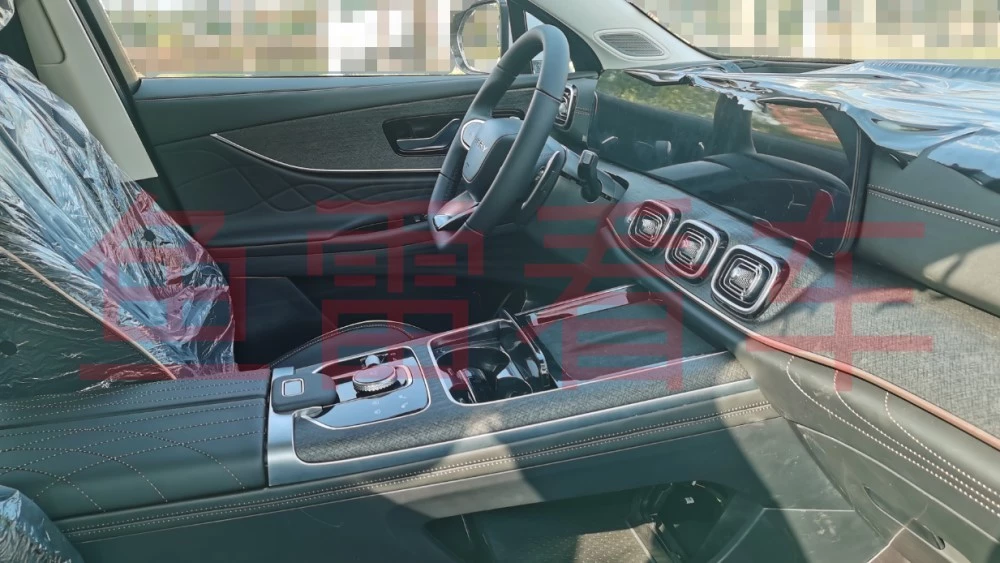 Chery Tiggo 9 салон первый ряд