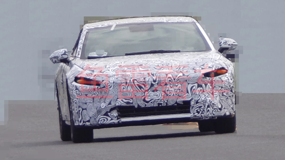 электрический седан Exeed E03