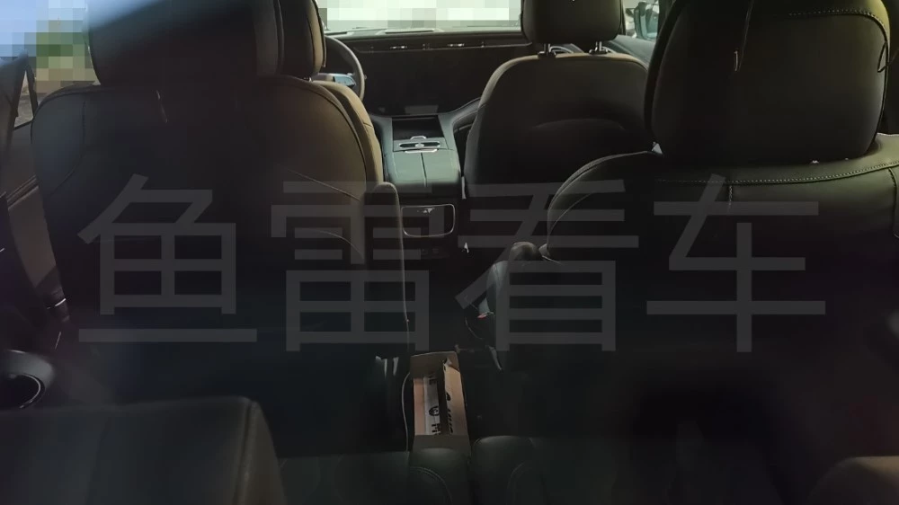 рестайлинг Exeed VX 6 мест салон