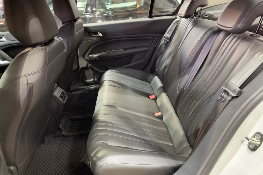 электрический седан Dongfeng Fukang ES600 салон