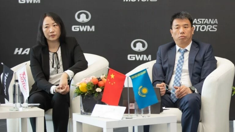президент GWM Eurasia Чжан Цзюньсюе и директор по маркетингу GWM Eurasia Кэрол Тянь