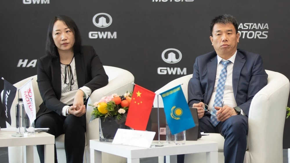 президент GWM Eurasia Чжан Цзюньсюе и директор по маркетингу GWM Eurasia Кэрол Тянь