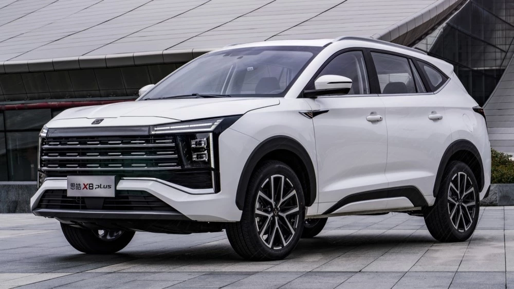 В Китае представили конкурента Chery Tiggo 8 Pro. Он может добраться до России JAC Sehol X8 Plus сбоку