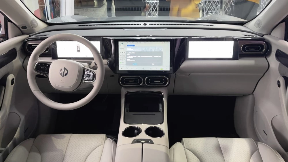 Leapmotor C11 салон