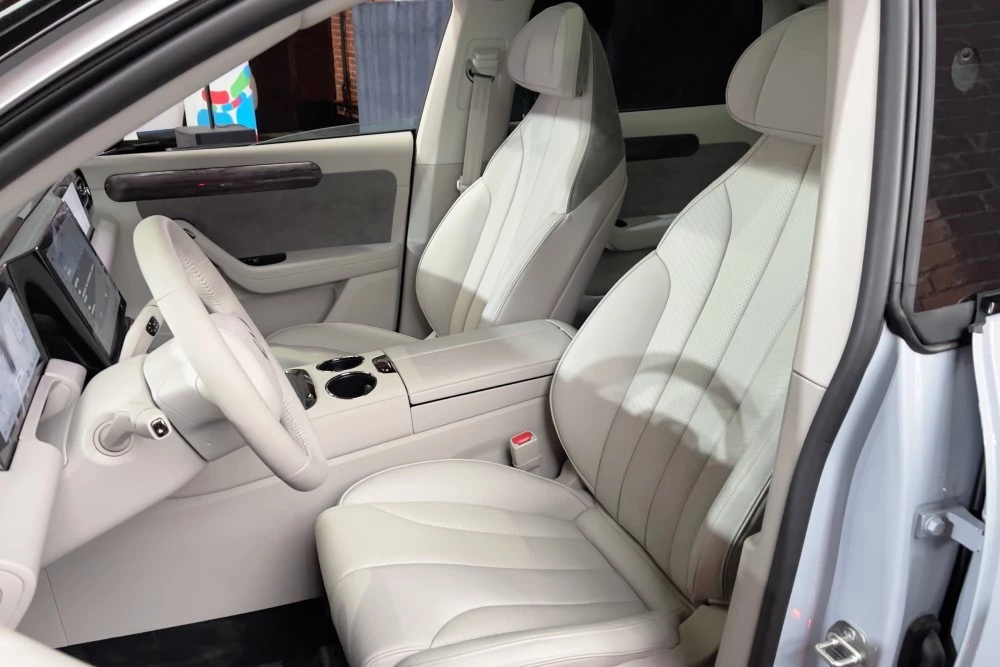 Leapmotor C11 салон