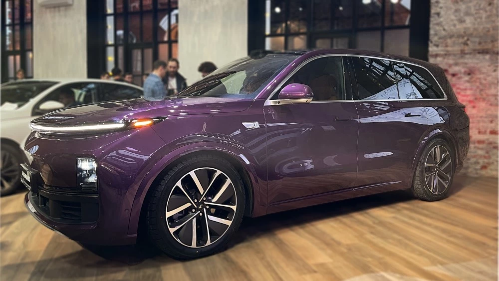 гибридный кроссовер Li L9