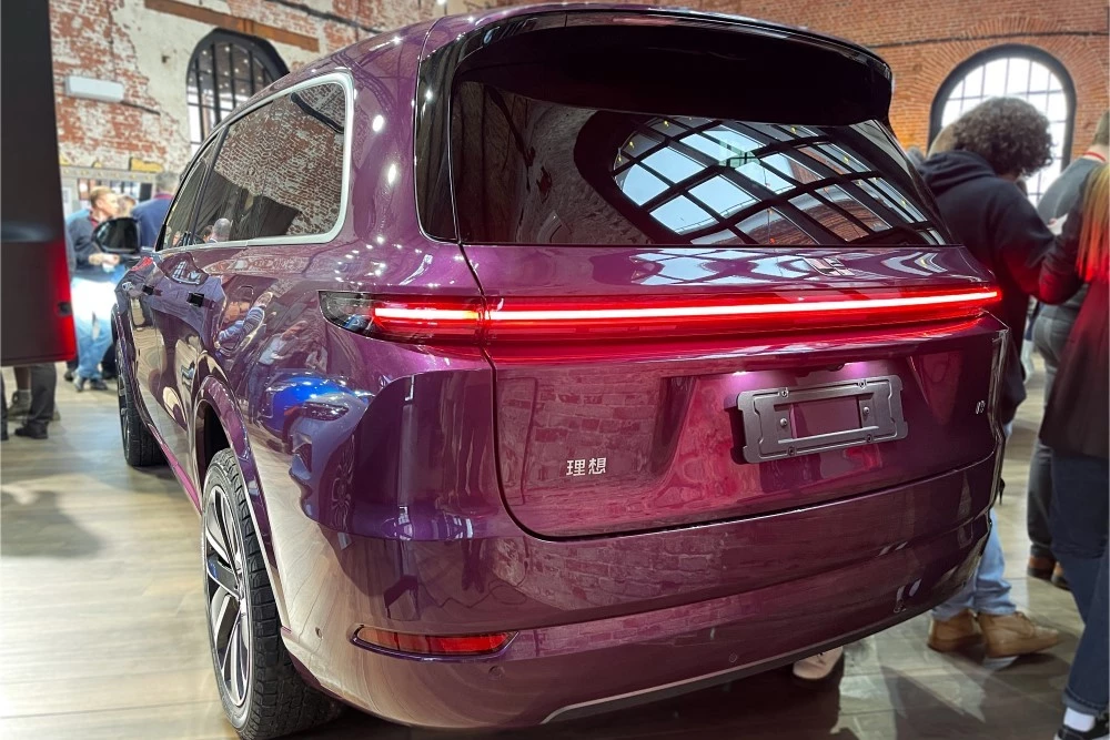 гибридный кроссовер Li L9