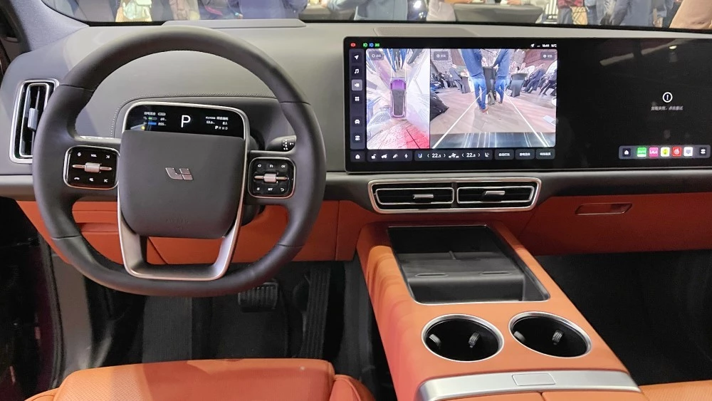 гибридный кроссовер Li L9 салон