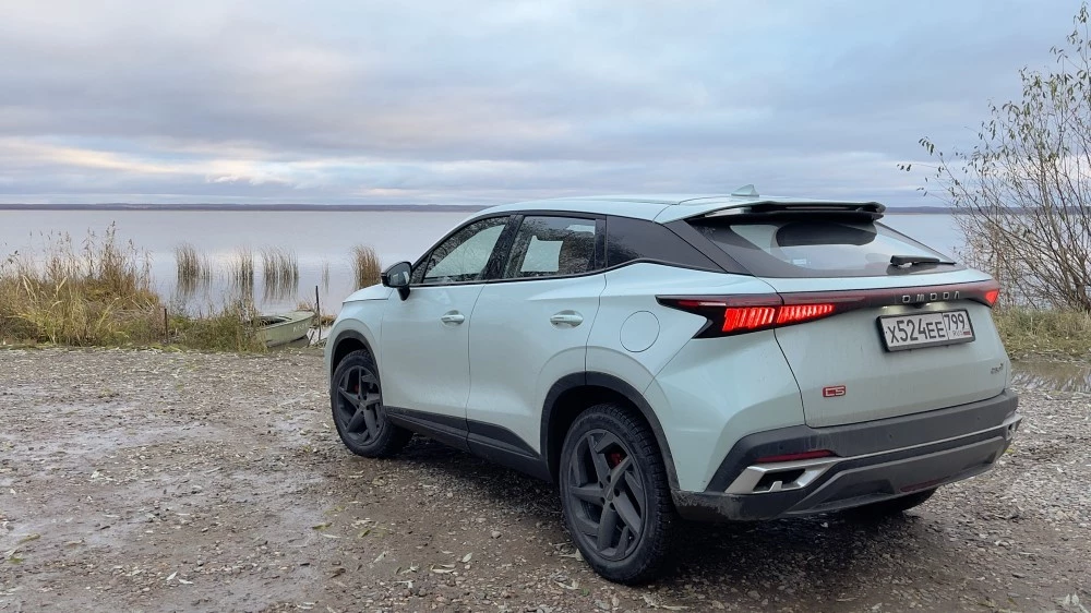 Omoda C5 сзади