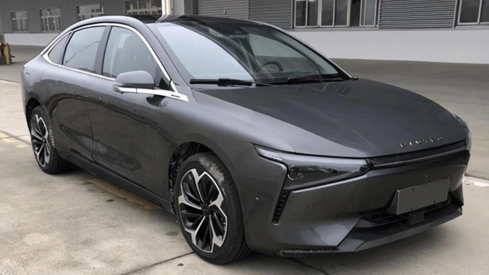 электрические седаны RadТen 01 от Chery