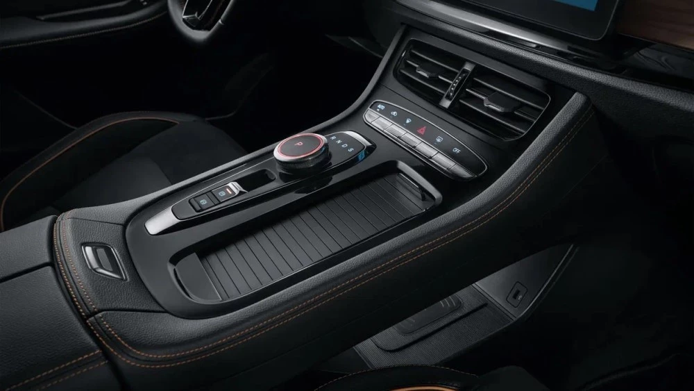 Skywell ET5 салон