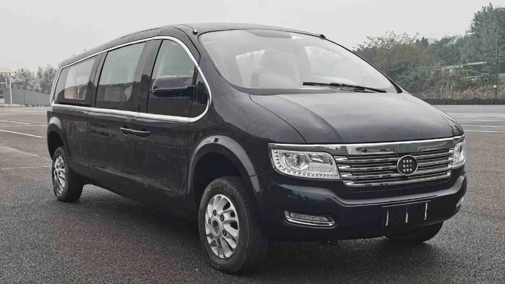 минивэн Dongfeng Xiaokang-Dexian T8 спереди