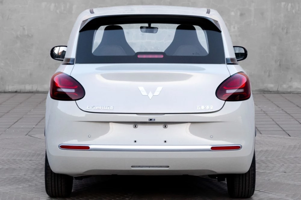 Wuling Bingguo сзади