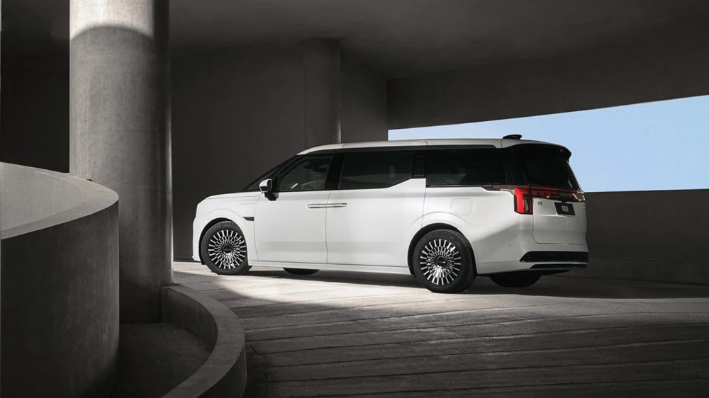 минивэн Zeekr 009