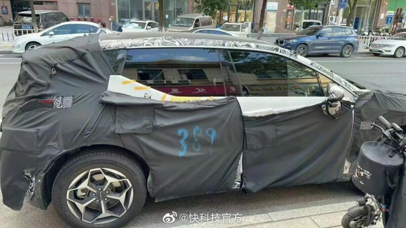 кроссовер Zeekr