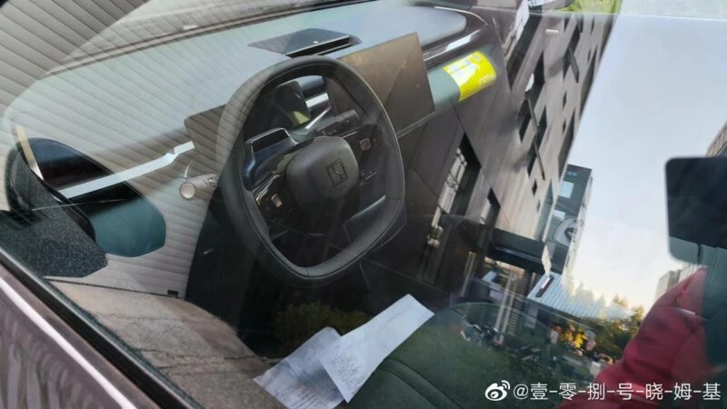 кроссовер Zeekr салон