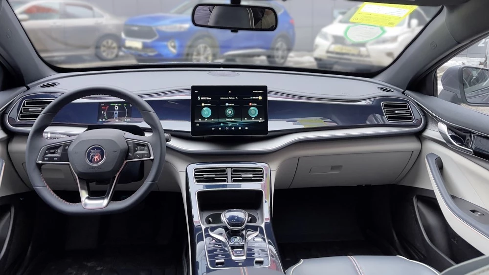 купить седан BYD Qin Plus DM-i в Москве салон