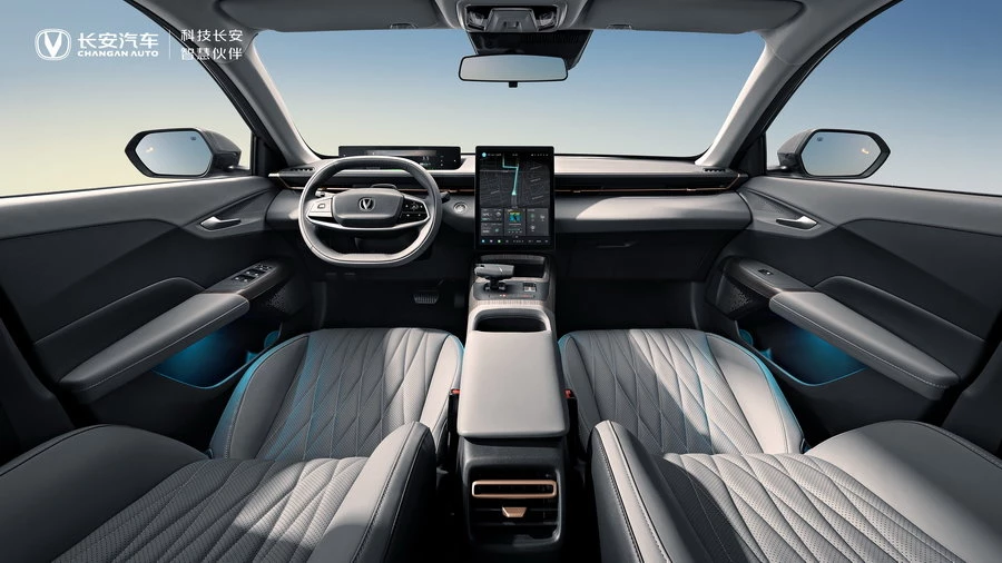 седан Changan Lamore Yida салон