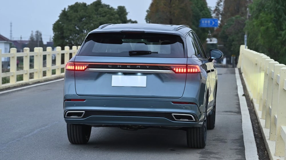 официальные фото кроссовера Chery Tiggo 9 сзади