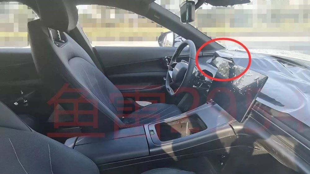 седан Exeed E03 салон