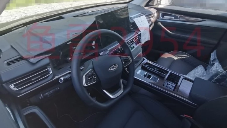 электрический кроссовер Exeed EH3 салон