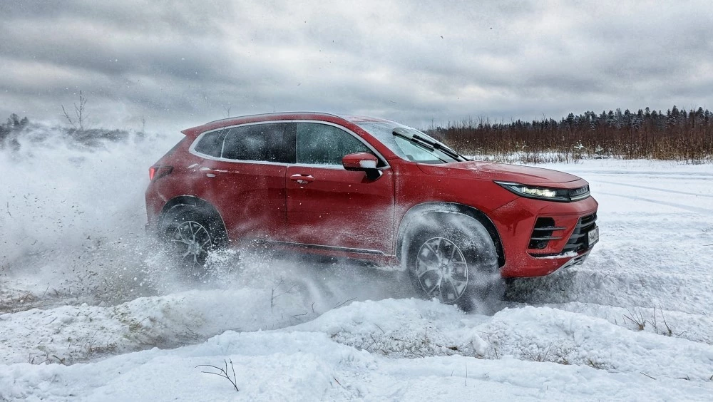 полноприводный Exeed LX AWD 4x4 снег