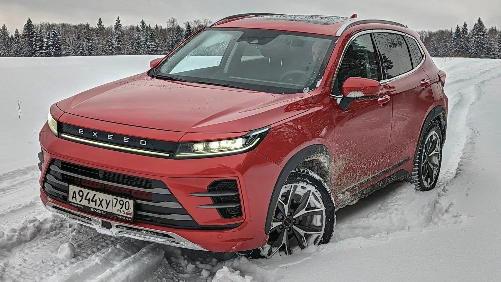 полноприводный Exeed LX AWD 4x4 спереди