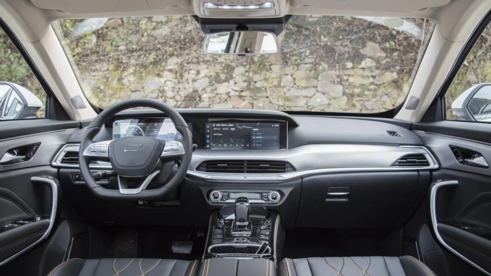 обновленный FAW Bestune T77 салон