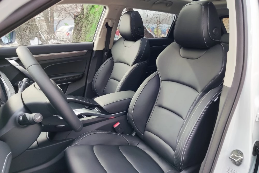 Geely Azkarra салон