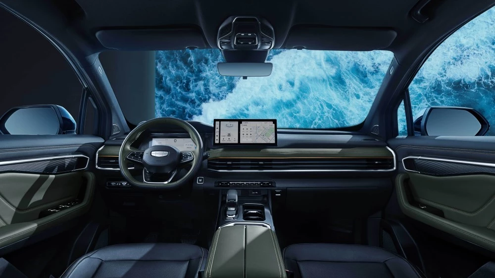 салон кроссовера Geely Haoyue L