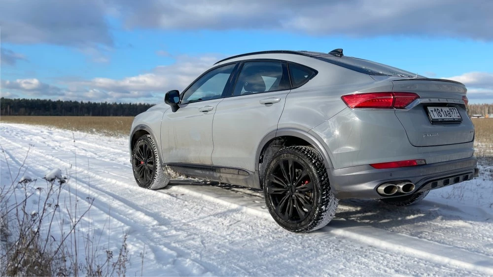 Geely Tugella рестайлинг сзади