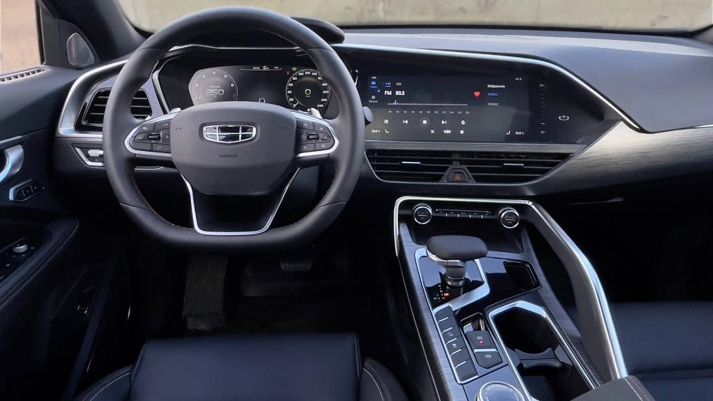 Geely Tugella салон