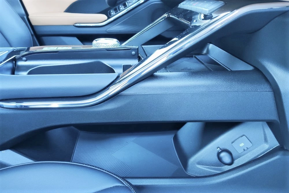 Haval H6 третьего поколения салон центральный тоннель USB