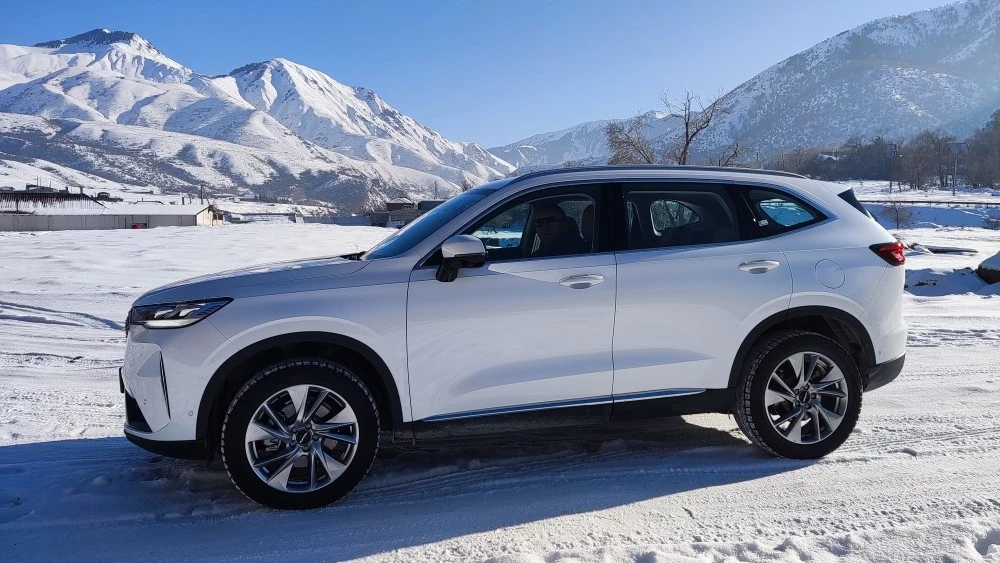 Haval H6 тест-драйв сбоку Казахстан Алатау