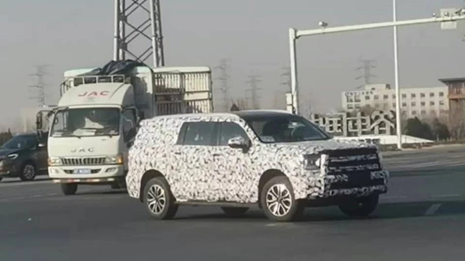 Haval P04 сбоку