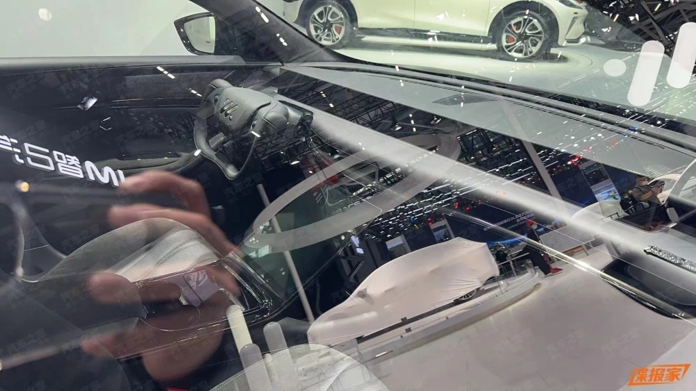 IM L7 Snake Performance салон интерьер