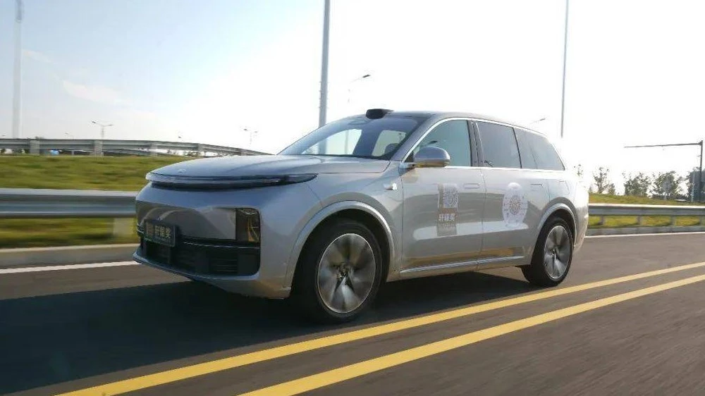 лучший китайский автомобиль 2023 Xuanyuan Award гибрид Li L9