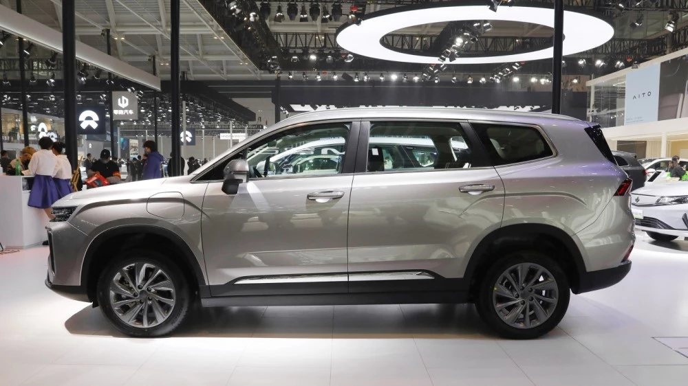 Livan RL9 сбоку