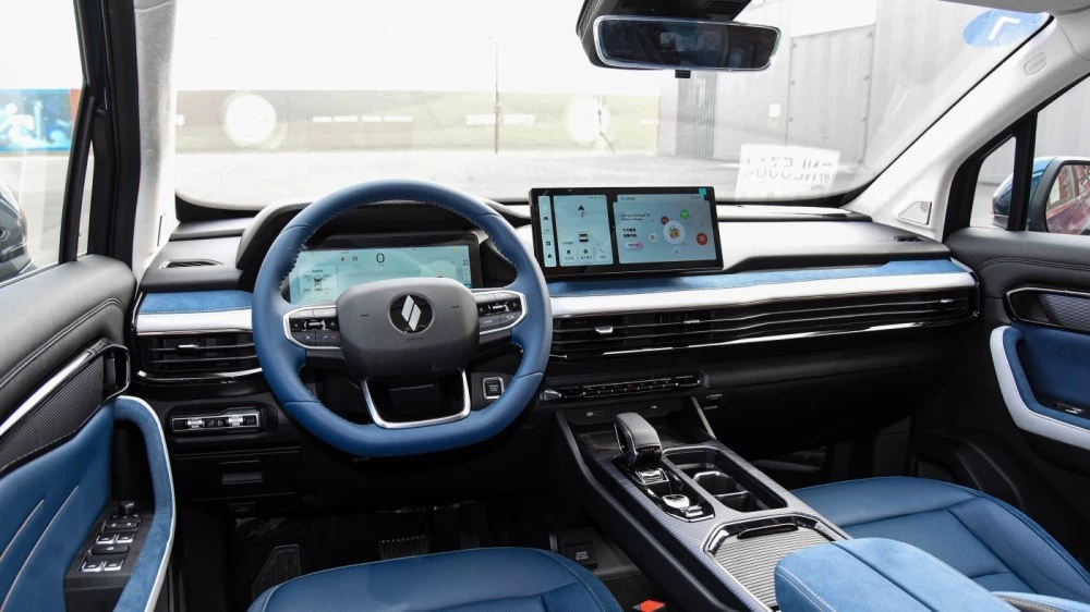 Livan RL9 салон