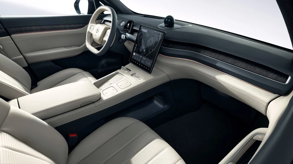 салон электрического кроссовера Nio ES8 второго поколения