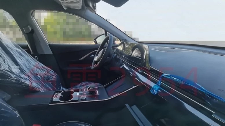 Omoda C5 с полным приводом салон