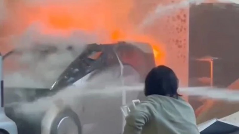 пожар на автосалоне в Гуанчжоу 2022