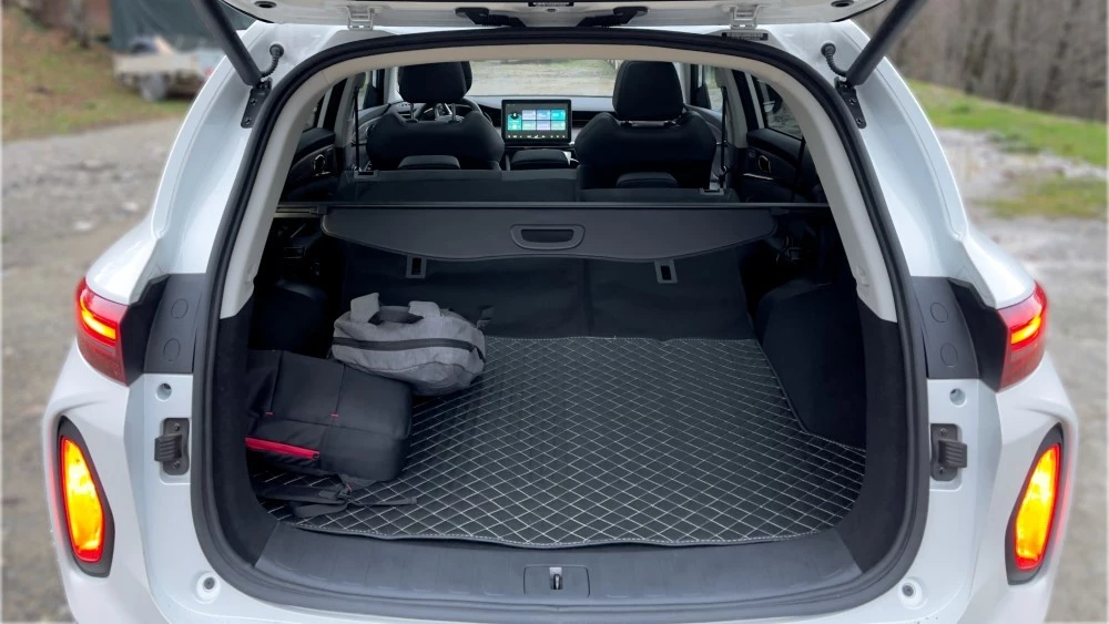 Skywell ET5 салон багажник