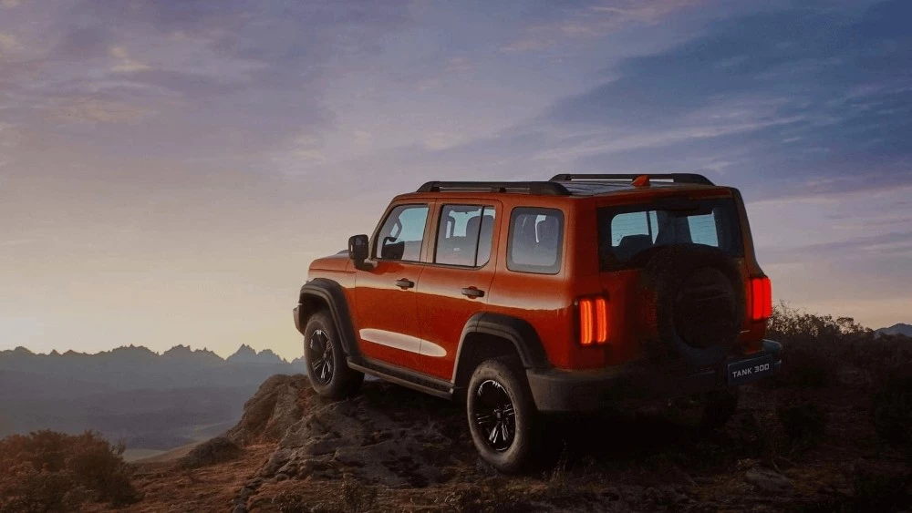 Tank 300 сзади сбоку