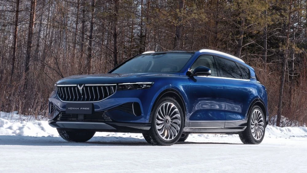 В России объявили старт предзаказов на кроссовер Voyah Free. Машины появятся в 9 городах Voyah Free в России