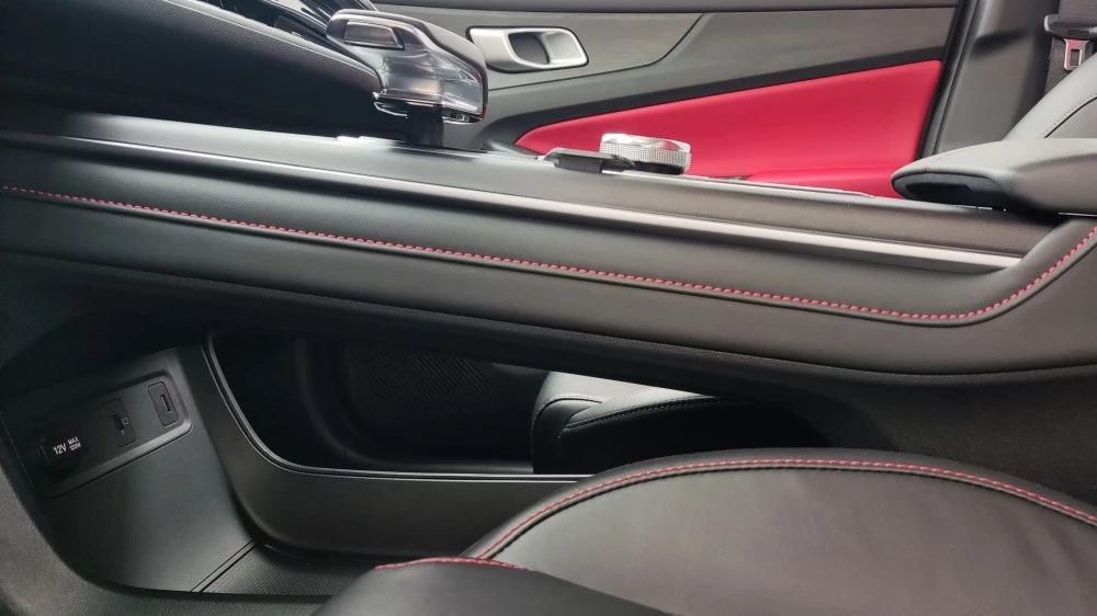 Changan CS55 Plus центральный тоннель