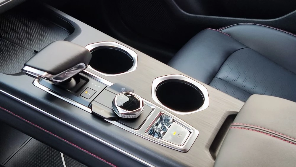 Changan CS55 Plus центральный тоннель селектор подстаканники