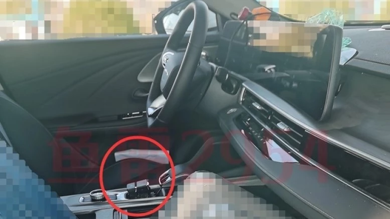 салон гибридного седана Chery Arrizo 8