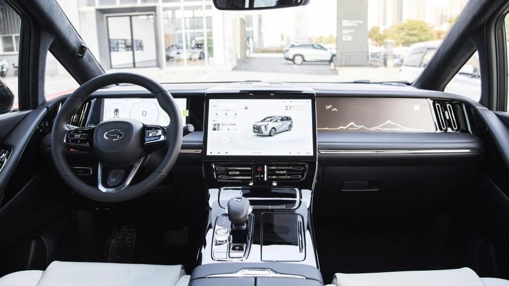 салон минивэна GAC GN8 второго поколения интерьер